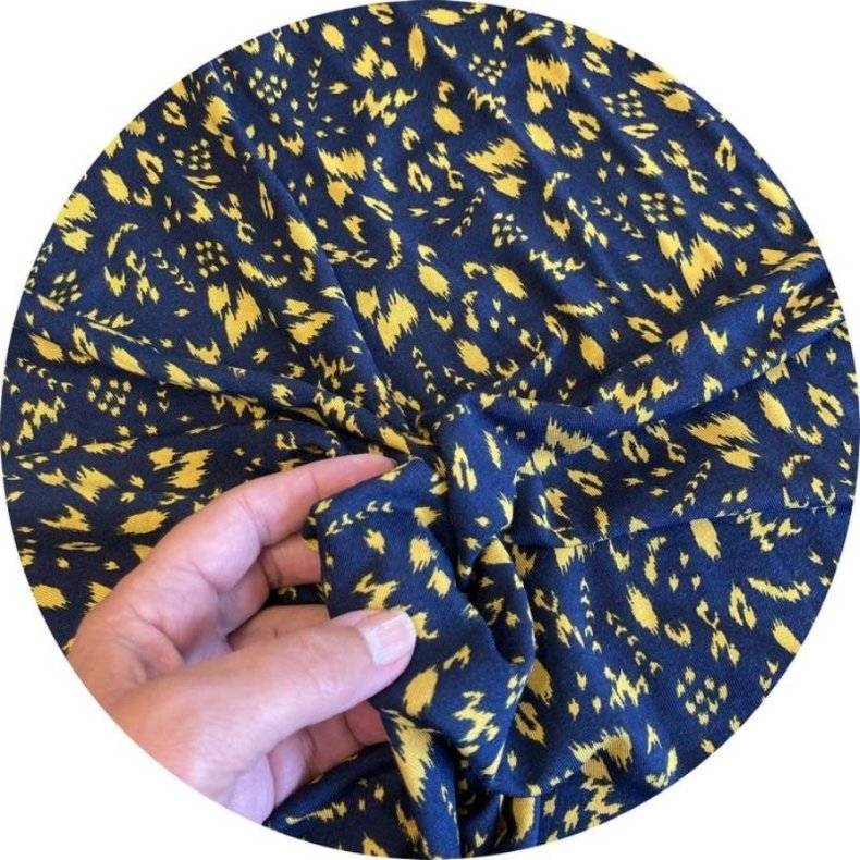 Viskosejersey (modal og tencel) med bladmnster, pr. m.