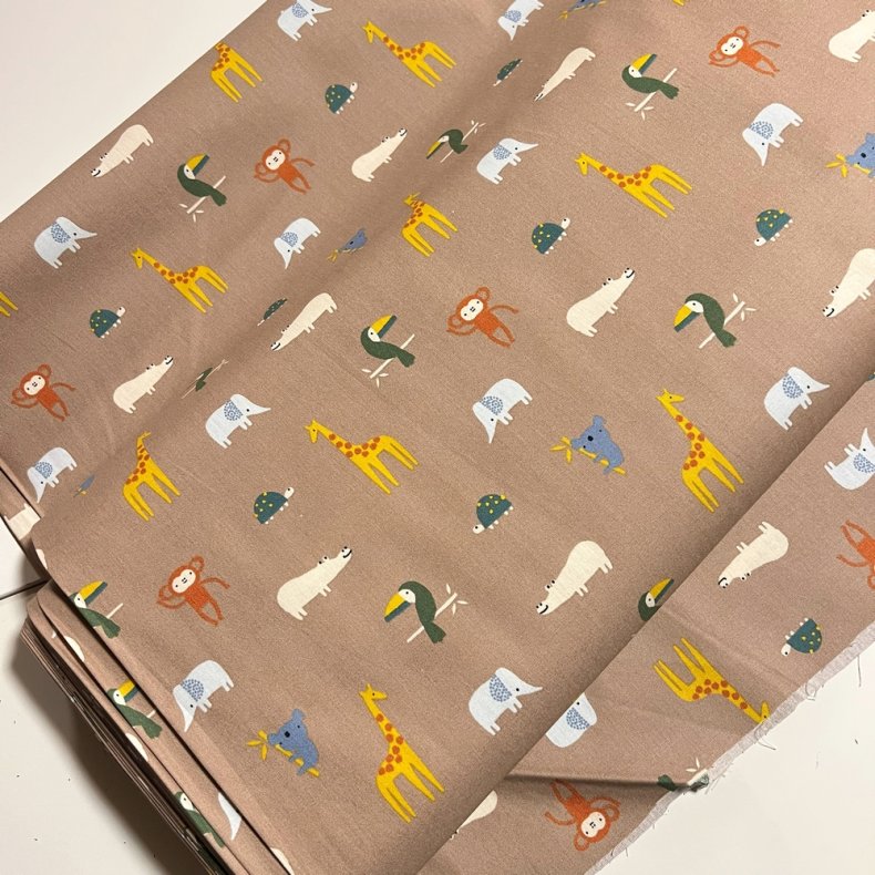 �kologisk Bomuldspoplin med zoo dyr.