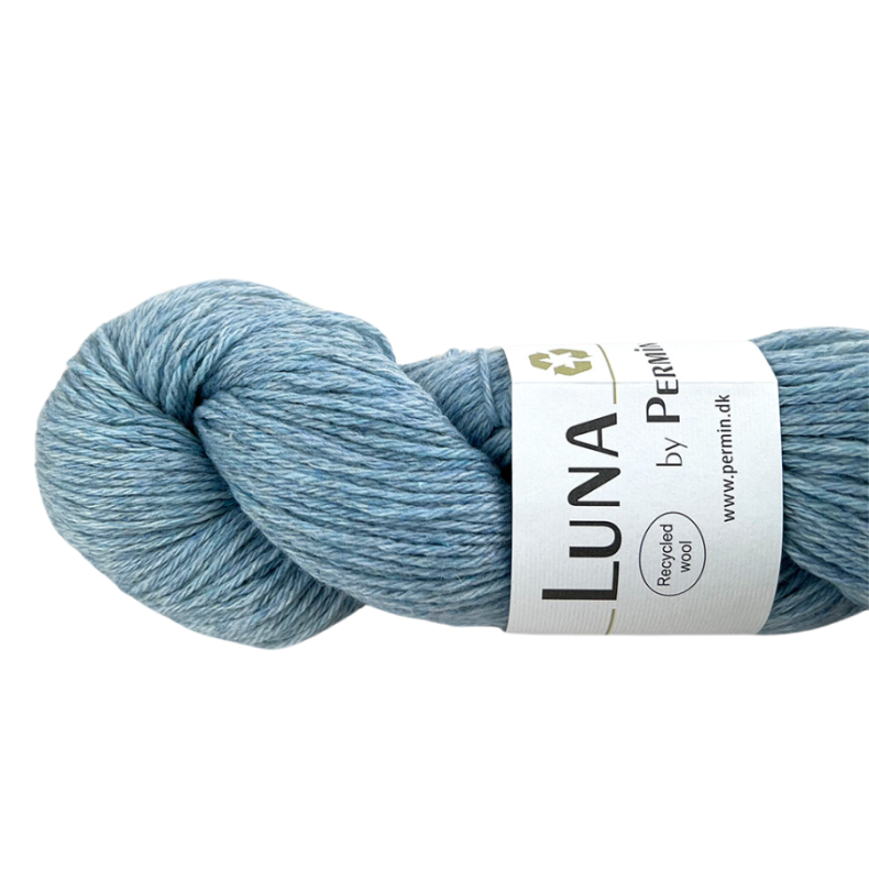 Luna by Permin, lysebl, fv 27, pr. 50 g.