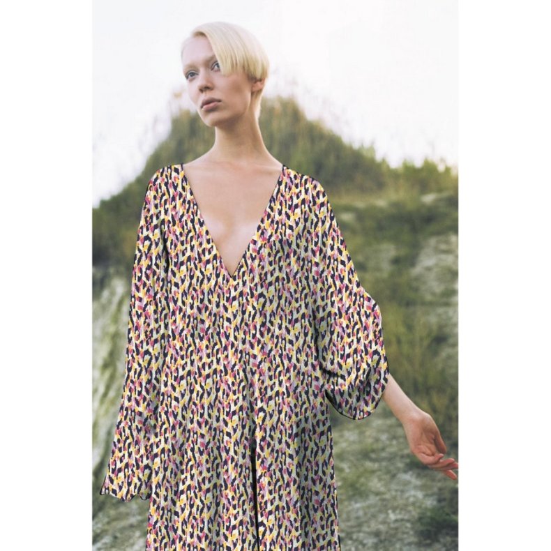 Let stof med stretch. Bricks in blue and purple, pr. m.