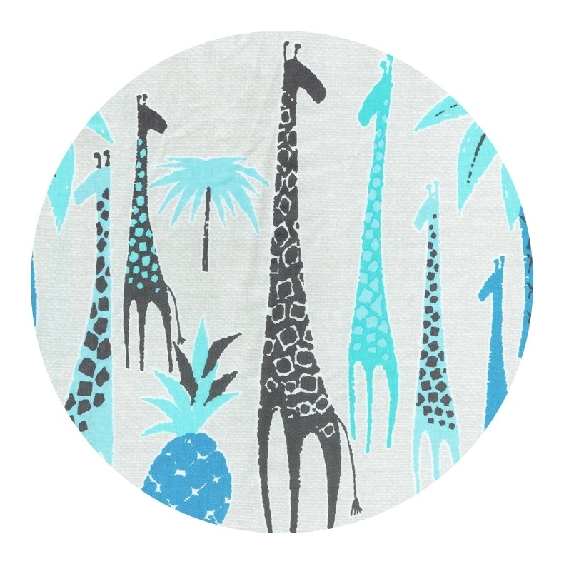 Michael Miller, Stof med borderprint, Giraffe Garden Blue, pr. rapp. &aacute; ca. 0,3 m