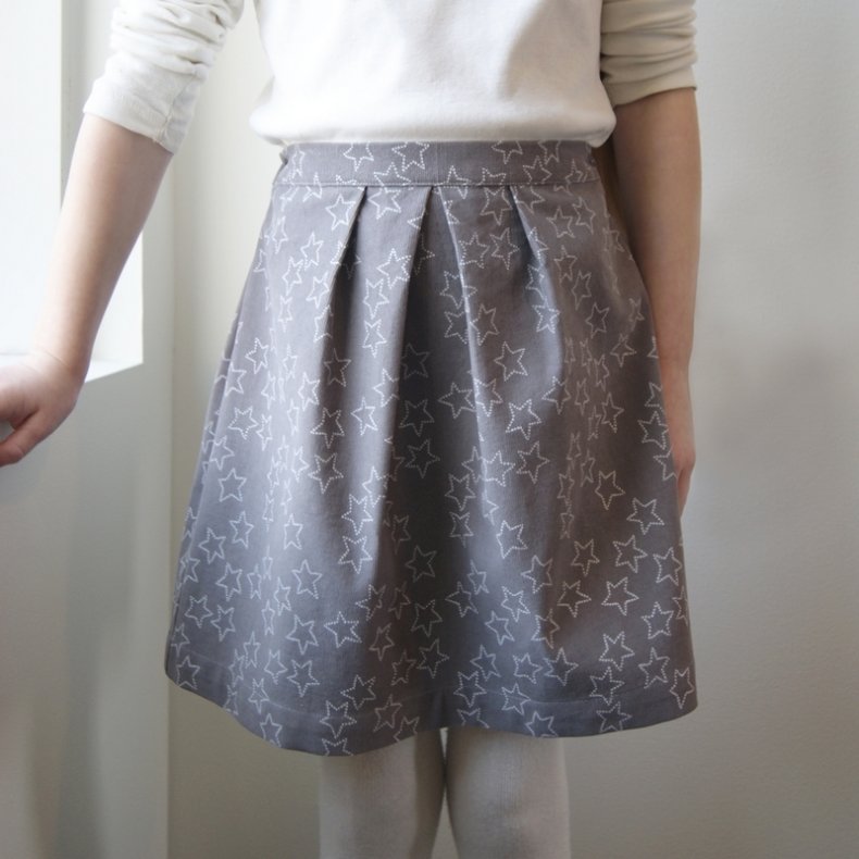 Babyfljlstof, stjerner, Stella corduroy in grey, pr. m.