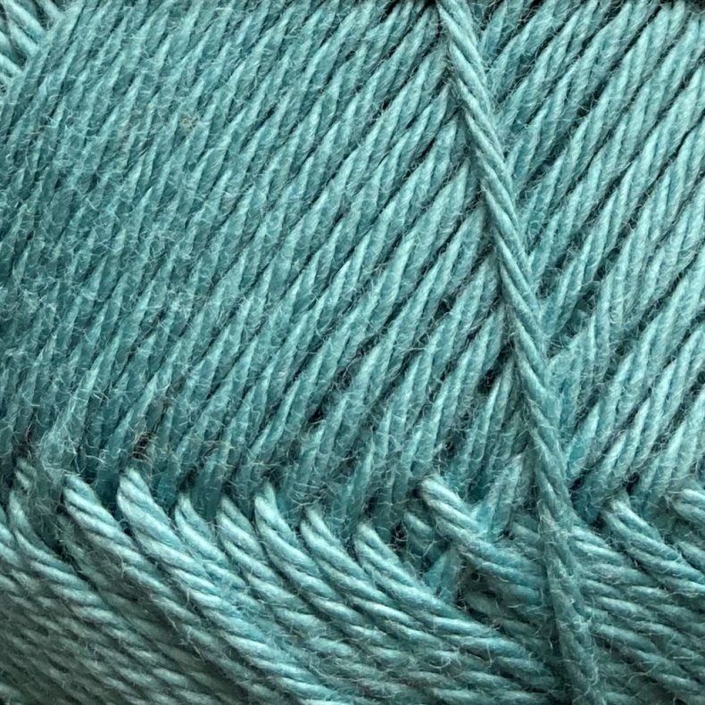 Medium Petrol Blue. kologisk bomuldsgarn. Karen Klarbk. Pr. 50 g.