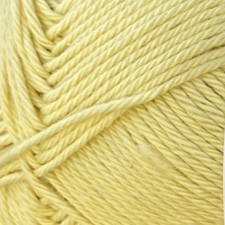 Pastel Yellow. �kologisk bomuldsgarn. Karen Klarb�k. Pr. 50 g.