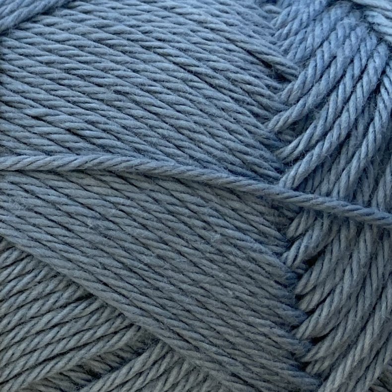 Faded Jeans Blue. �kologisk bomuldsgarn. Karen Klarb�k. Pr. 50 g.