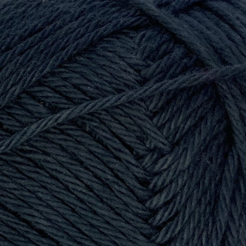 Dark Marine. kologisk bomuldsgarn. Karen Klarbk. Pr. 50 g.