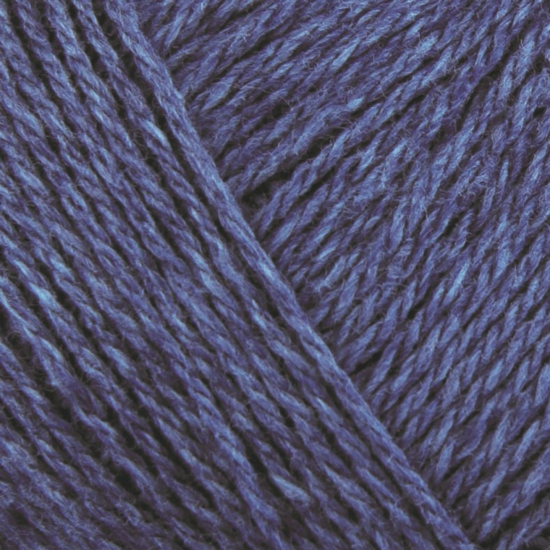 Esther by Permin, havbl, fv 10, pr. 50 g.