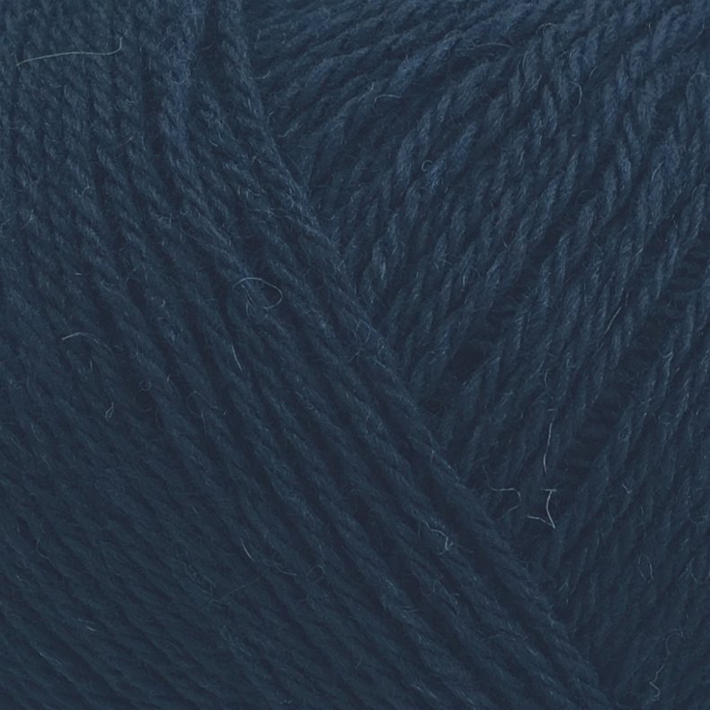 Esther by Permin, marinebl, fv 36, pr. 50 g.