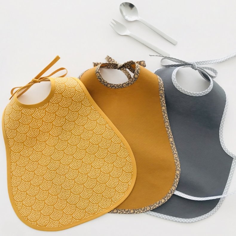 Stofpakke. Akryl-coatet stof til 3 spisesmkke