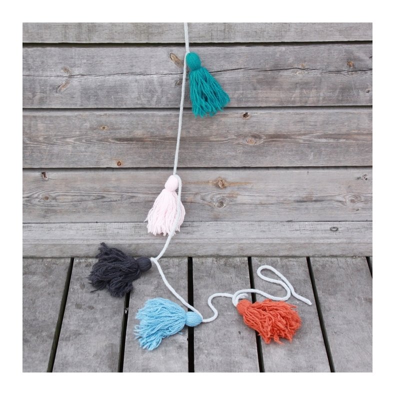 Uldvrk. Strik til brn 0-6 r. Strikkebog af Cecilie Bertelsen og Anne Prksen.