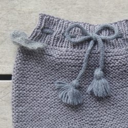 Uldvrk. Strik til brn 0-6 r. Strikkebog af Cecilie Bertelsen og Anne Prksen.